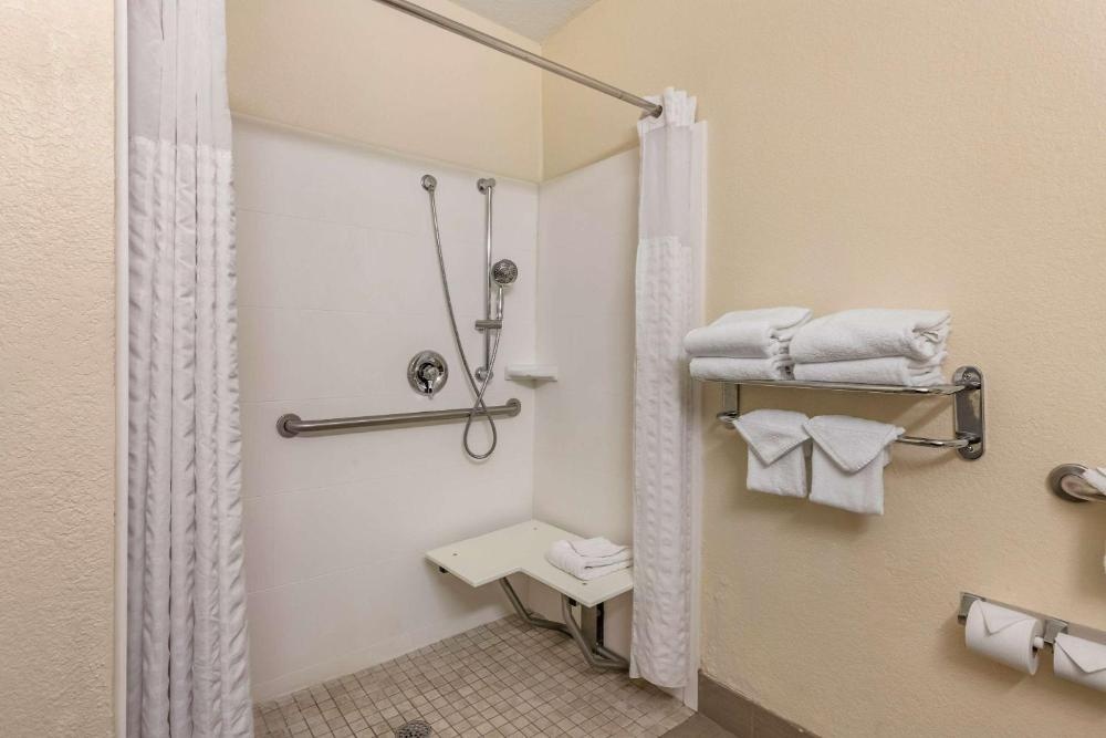 Comfort Suites Maingate East At Old Town